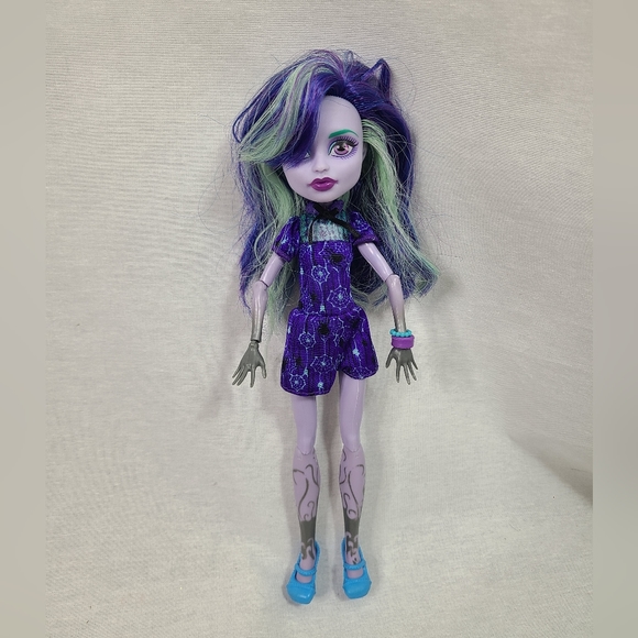 Twyla doll Coffin Bean Monster High ghosts purple green 2011 - Picture 1 of 3